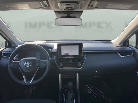 2025 Toyota Corolla Cross LE