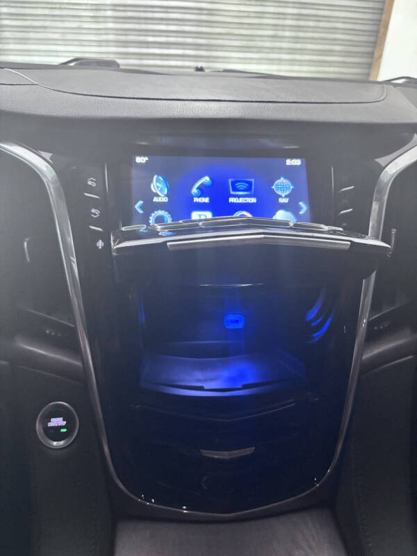2016 Cadillac Escalade Luxury Collection