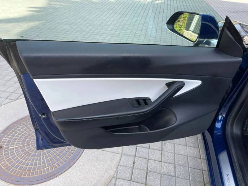 2019 Tesla Model 3 Standard Range Plus