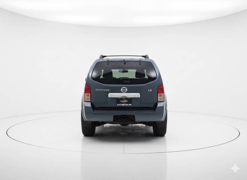 2008 Nissan Pathfinder LE