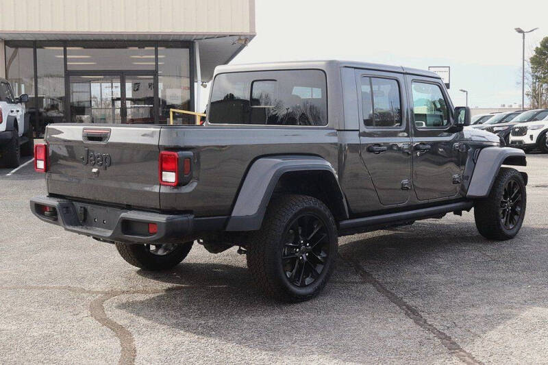 2024 Jeep Gladiator NightHawk
