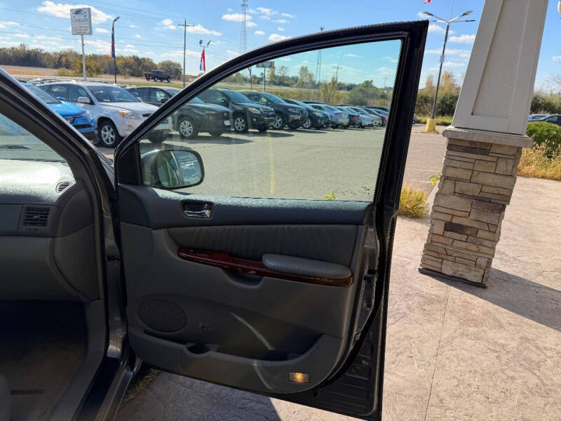 2004 Toyota Sienna XLE Limited 7 Passenger