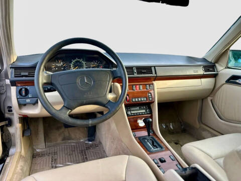 1994 Mercedes-Benz E-Class E 320