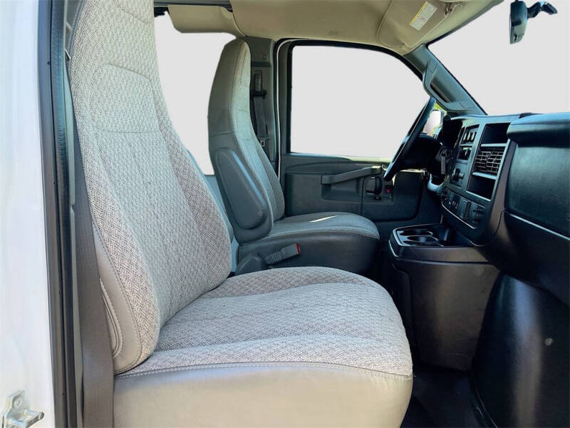 2024 Chevrolet Express 2500