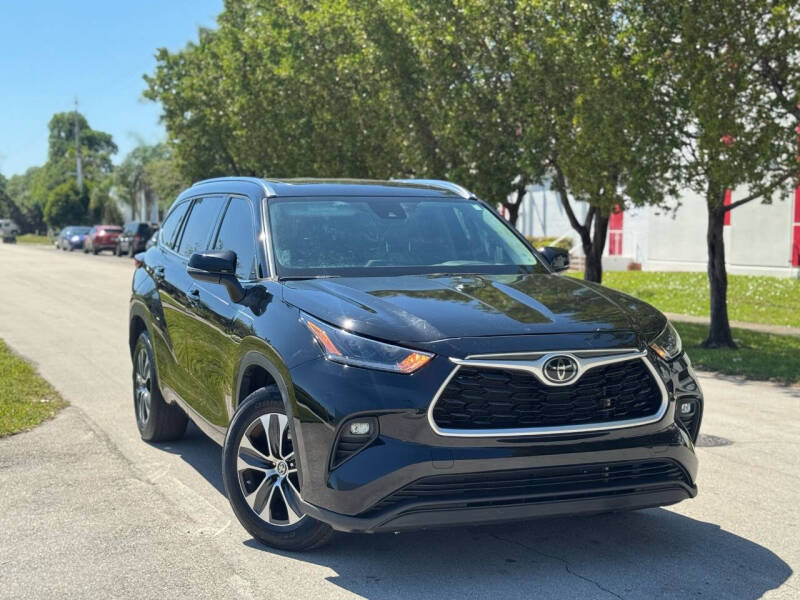 2021 Toyota Highlander for sale at HIGH PERFORMANCE MOTORS in Hollywood FL