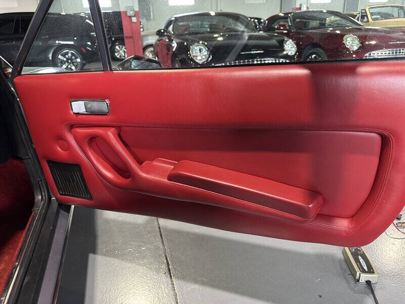 1983 Ferrari 400i 11
