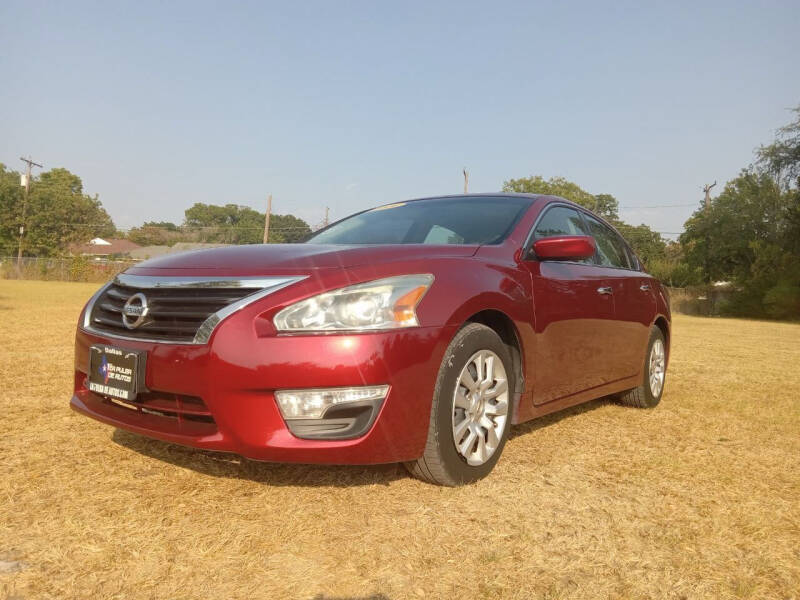 2014 Nissan Altima for sale at LA PULGA DE AUTOS in Dallas TX