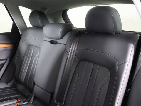 2023 Audi Q5 quattro Premium 40 TFSI