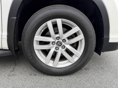 2016 Toyota Highlander LE