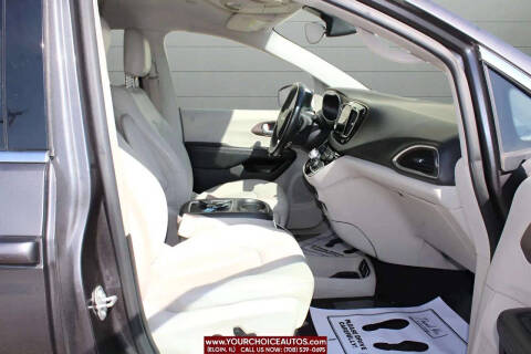 2017 Chrysler Pacifica Touring-L Plus