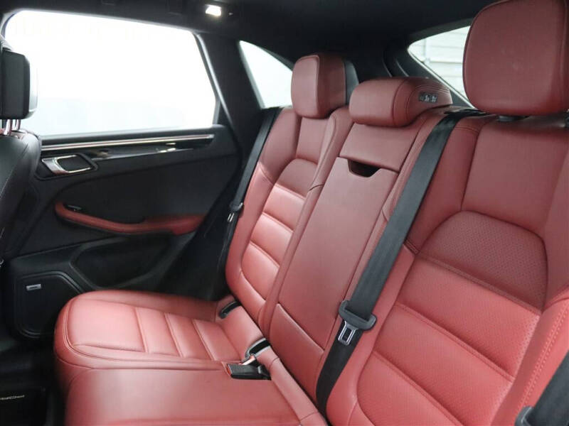 2020 Porsche Macan S