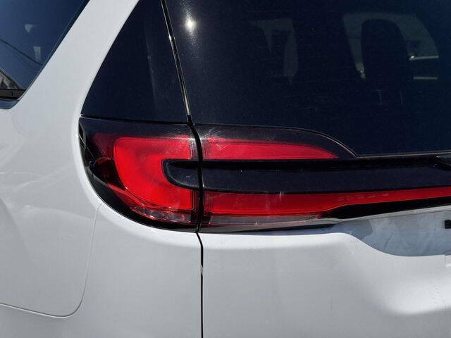 2024 Chrysler Pacifica Plug-In Hybrid Select