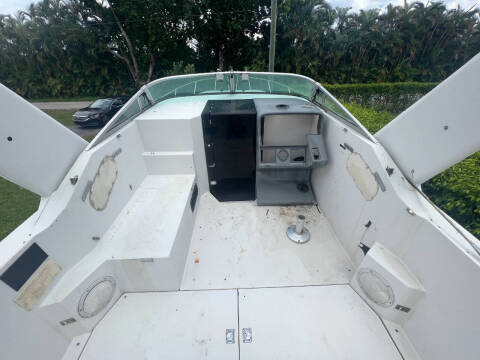 1990 Regal Commodore 265 Cabin Cruiser