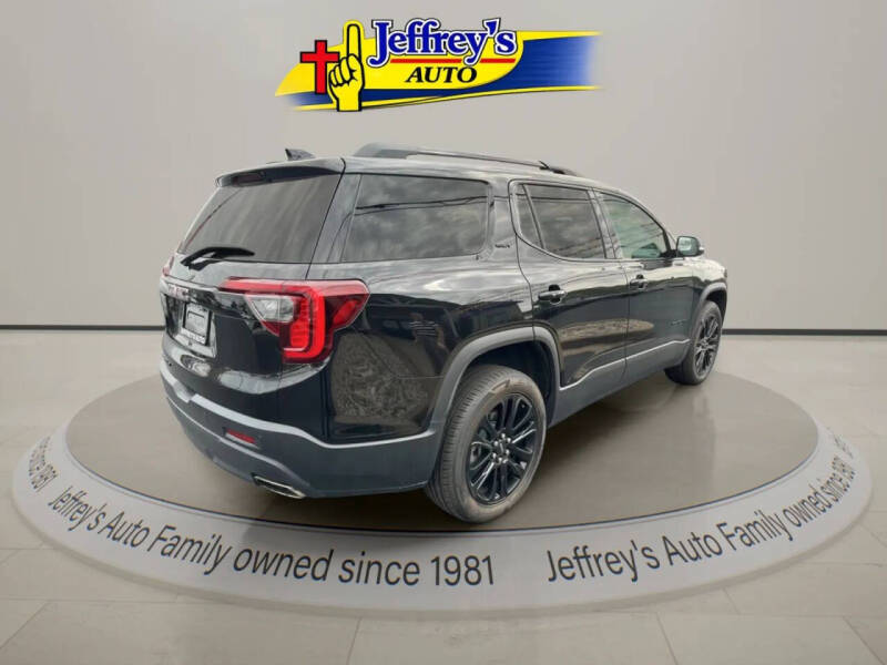 2022 GMC Acadia SLT
