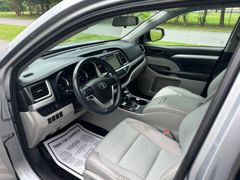 2016 Toyota Highlander LE