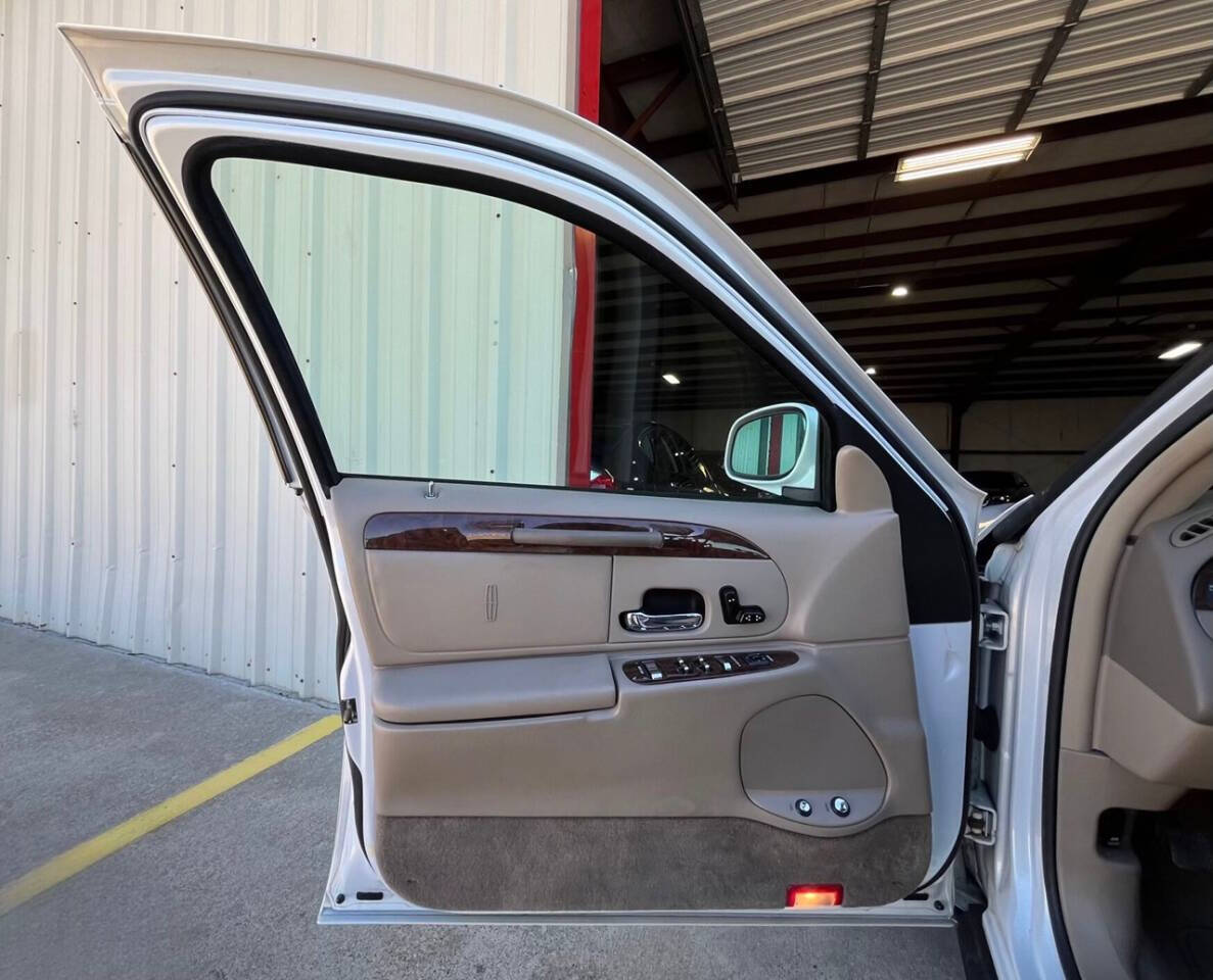 2002 Lincoln Town Car for sale at Carnival Car Company in Victoria, TX