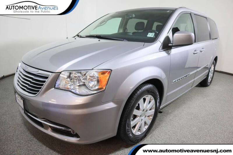 2016 Chrysler Town and Country Touring
