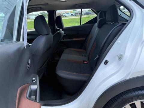 2019 Nissan Kicks SR