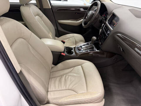 2011 Audi Q5 2.0T quattro Premium Plus