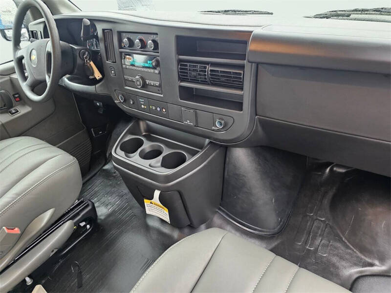 2025 Chevrolet Express 2500