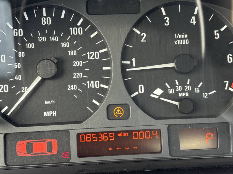 2004 BMW 3 Series 325i