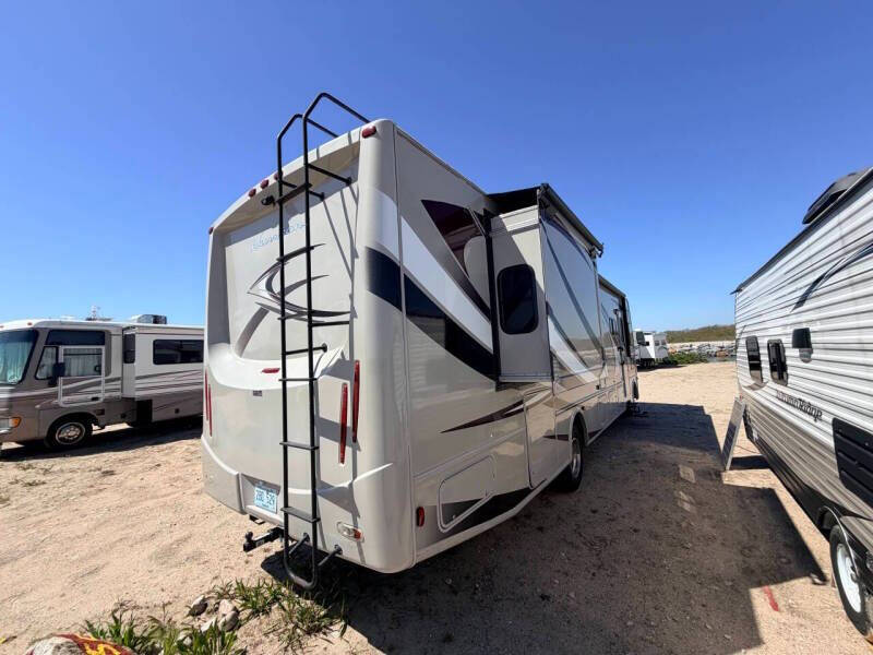 2013 Thor Motor Coach Hurricane