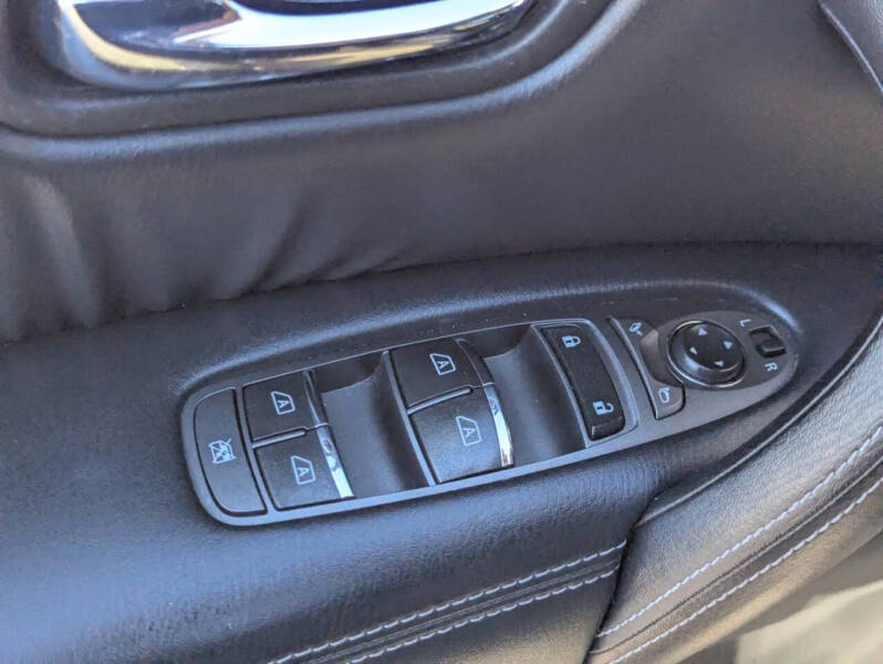 2017 Nissan Armada SL