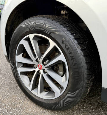 2019 Jaguar F-PACE 25t Premium