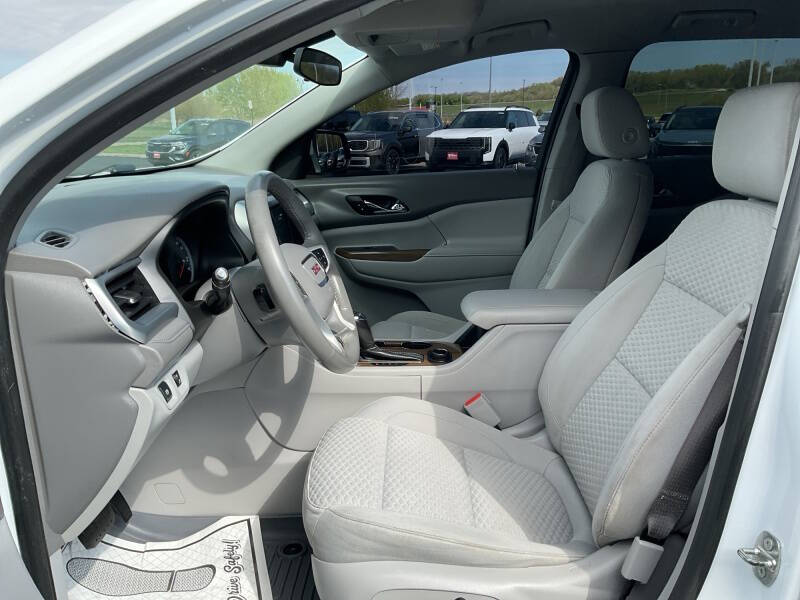 2018 GMC Acadia SLE-2