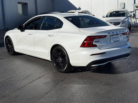 2024 Volvo S60 B5 Plus Black Edition