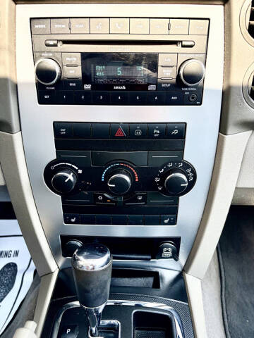 2008 Jeep Commander Sport