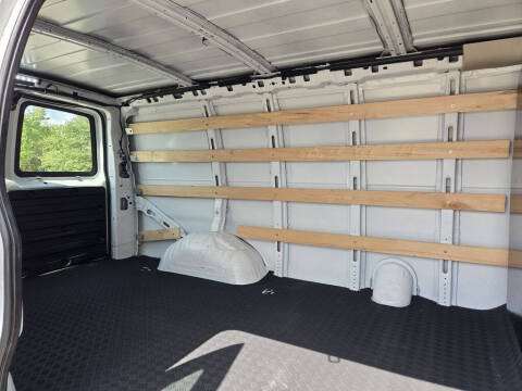 2024 Chevrolet Express 2500