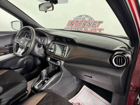 2020 Nissan Kicks SR