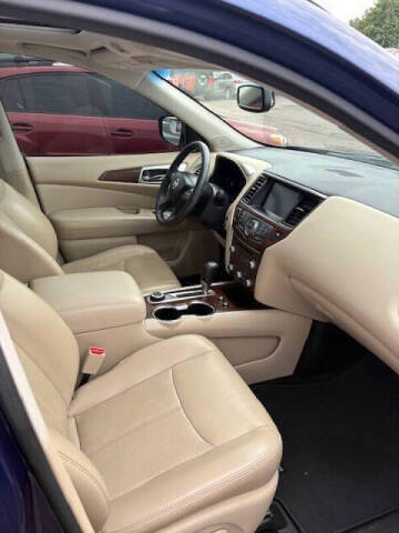 2017 Nissan Pathfinder Platinum