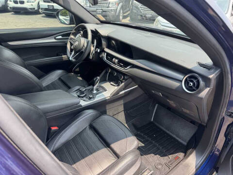 2018 Alfa Romeo Stelvio Ti Sport