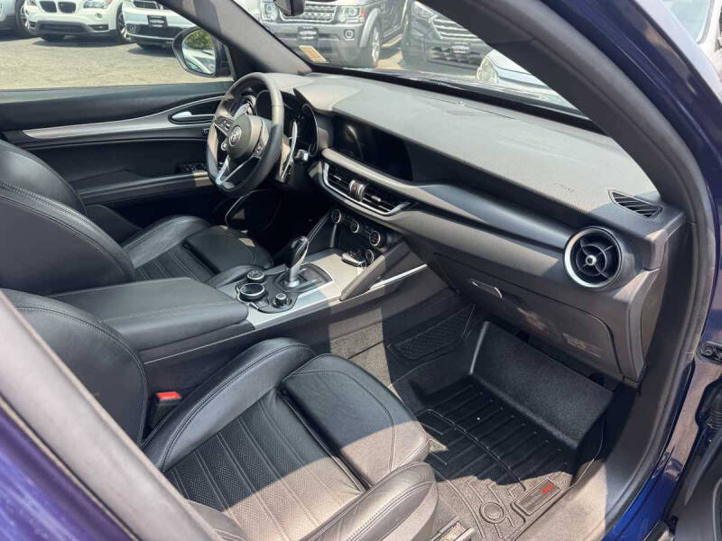 2018 Alfa Romeo Stelvio Ti Sport