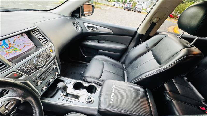 2019 Nissan Pathfinder SL