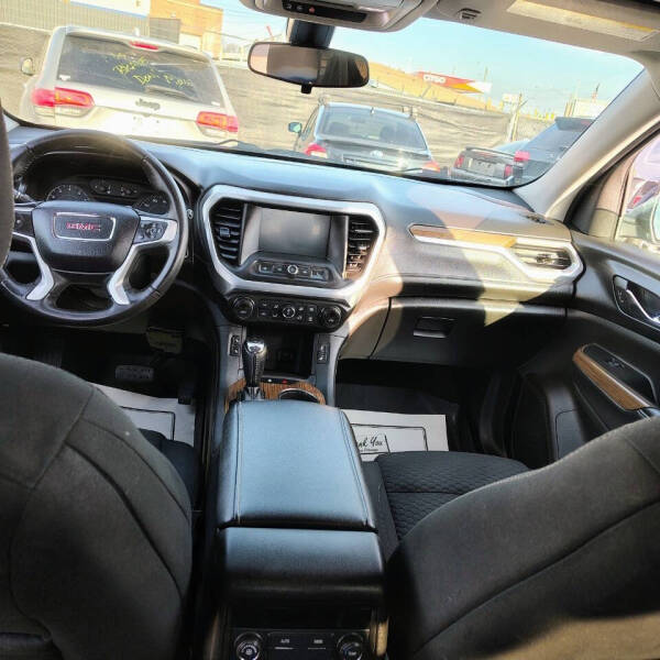 2017 GMC Acadia SLE-2