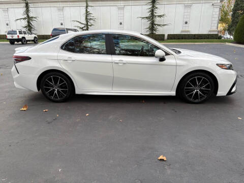 2024 Toyota Camry SE Nightshade