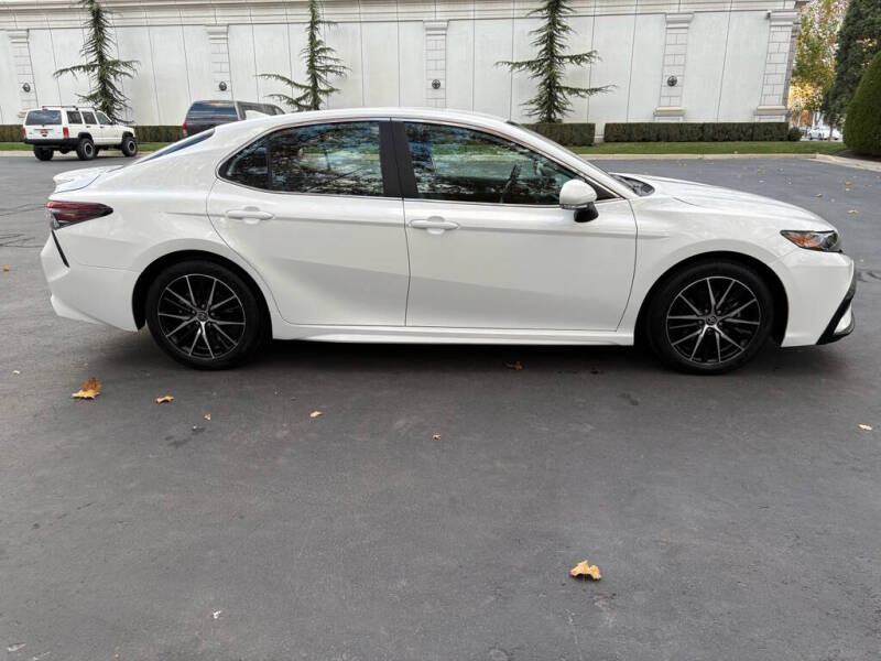 2024 Toyota Camry SE Nightshade