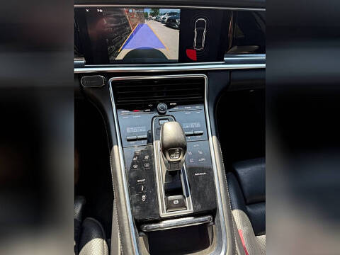 2017 Porsche Panamera 4