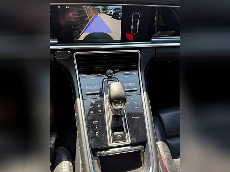 2017 Porsche Panamera 4