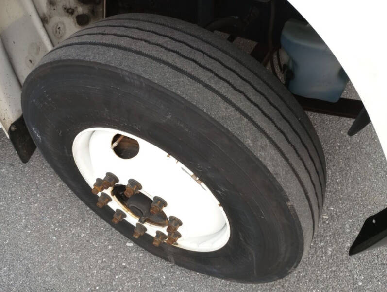 2014 Freightliner M2 106