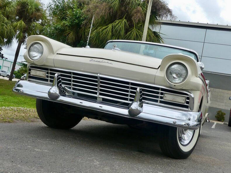 1957 Ford Fairlane