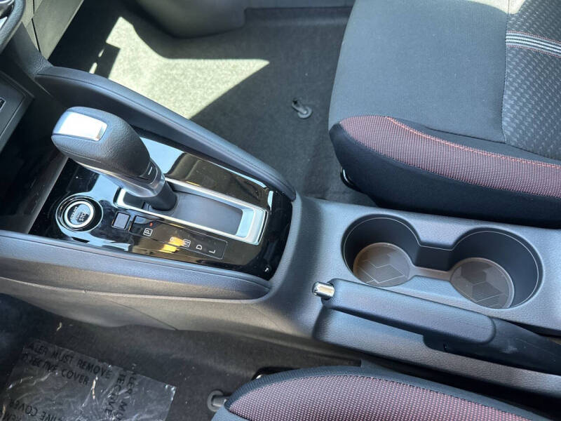 2025 Nissan Versa SR