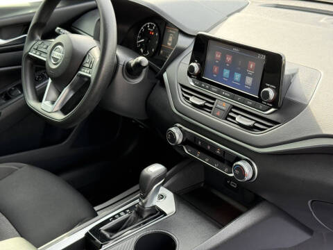 2022 Nissan Altima 2.5 S