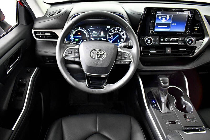 2020 Toyota Highlander Hybrid XLE