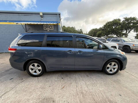 2014 Toyota Sienna