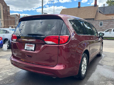 2021 Chrysler Voyager LX