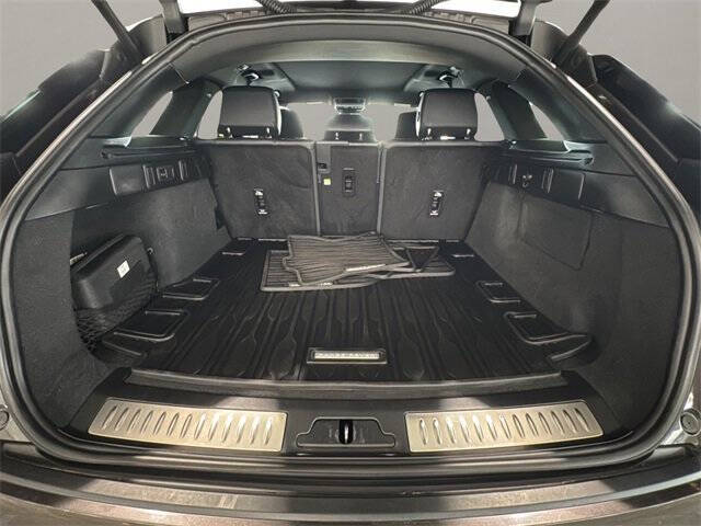 2024 Land Rover Range Rover Velar P250 Dynamic SE